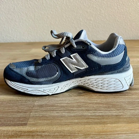 New Balance 2002R Boys Size 5Y W Blue Athletic Running Shoes Sneakers Sleek - Picture 6 of 14